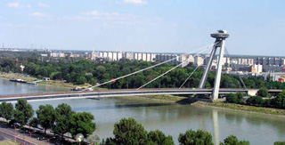 Bratislavo: Ponto super Danubo